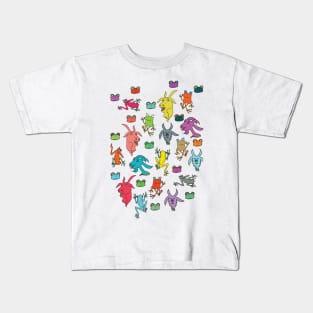 pattern with goats and frogs Kids T-Shirt